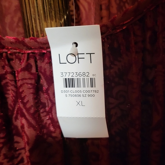Loft Mosaic Shirred Velour Burgundy Red Paisley Floral Velvet Top Size XL - Picture 8 of 8
